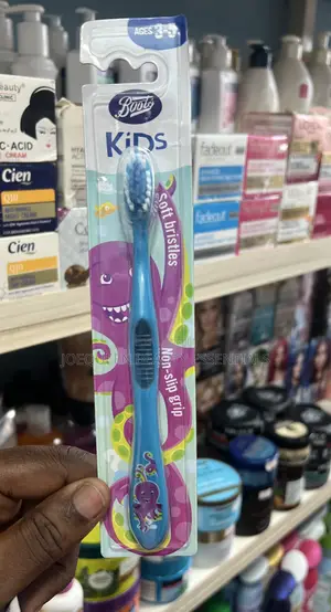 Boots Kids Non Slip Grip Toothbrush