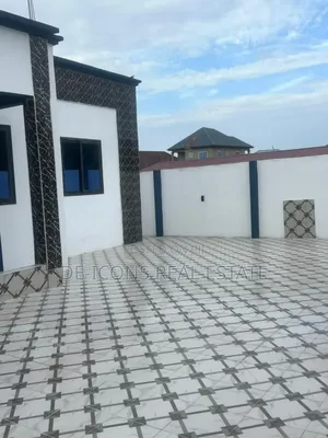 3bdrm House in De-Icons Real Estate, Awutu Senya East Municipal
