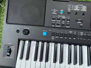 E Series Yamaha PSR (E)473 Keyboard