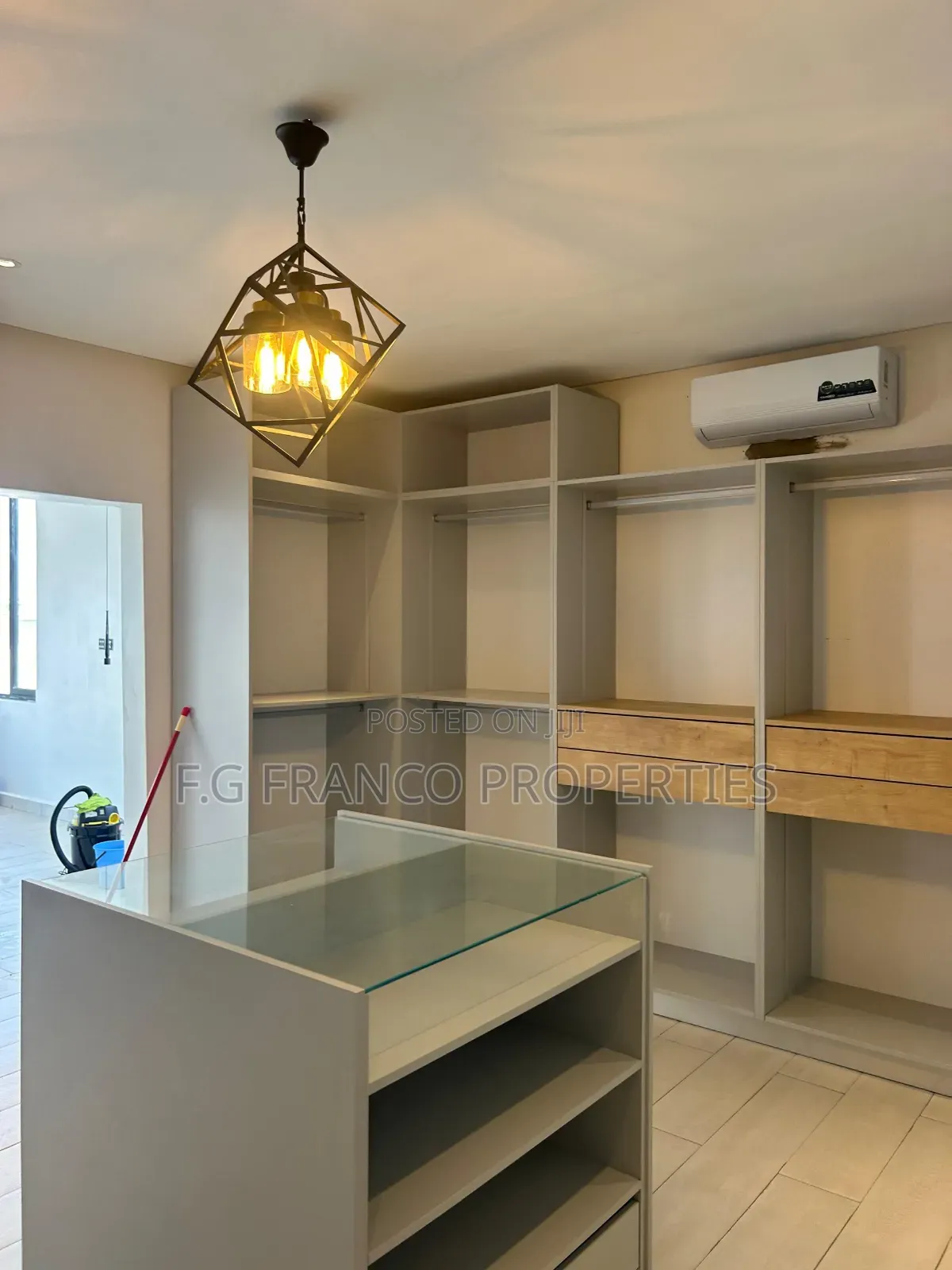 4bdrm House in Kg.Franco Properties, Airport Residential Area for sale