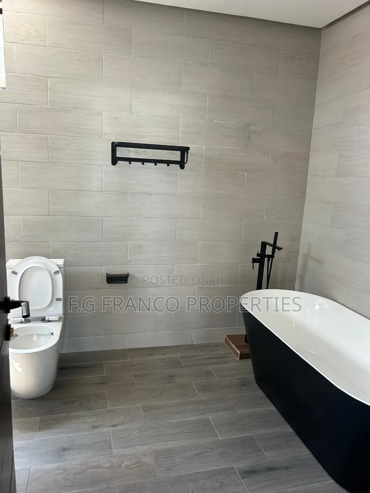 4bdrm House in Kg.Franco Properties, Airport Residential Area for sale