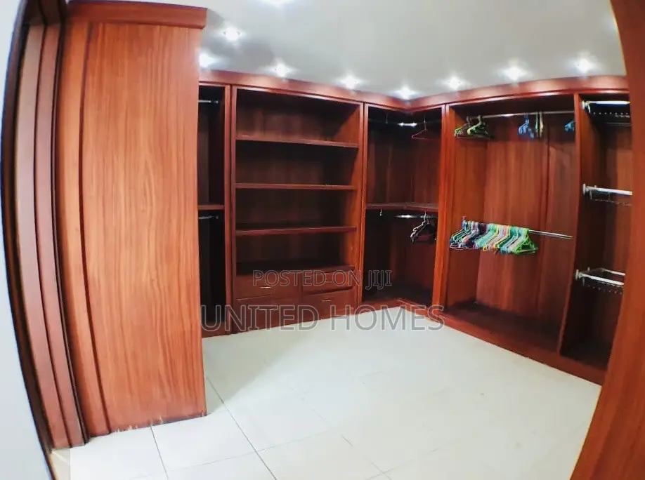 5bdrm House in Abelemkpe for rent