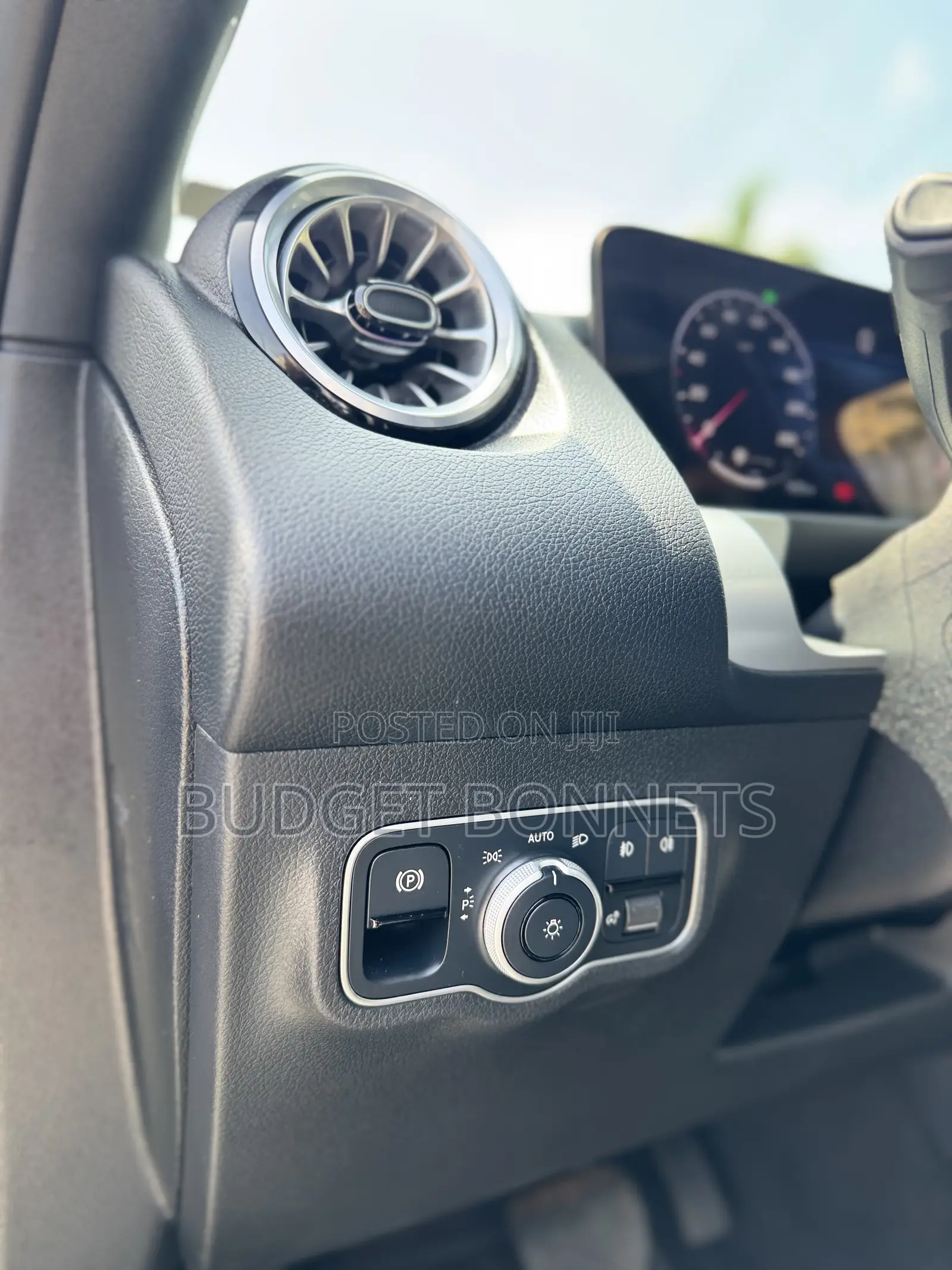 Mercedes-Benz GLB-Class 2024 Black