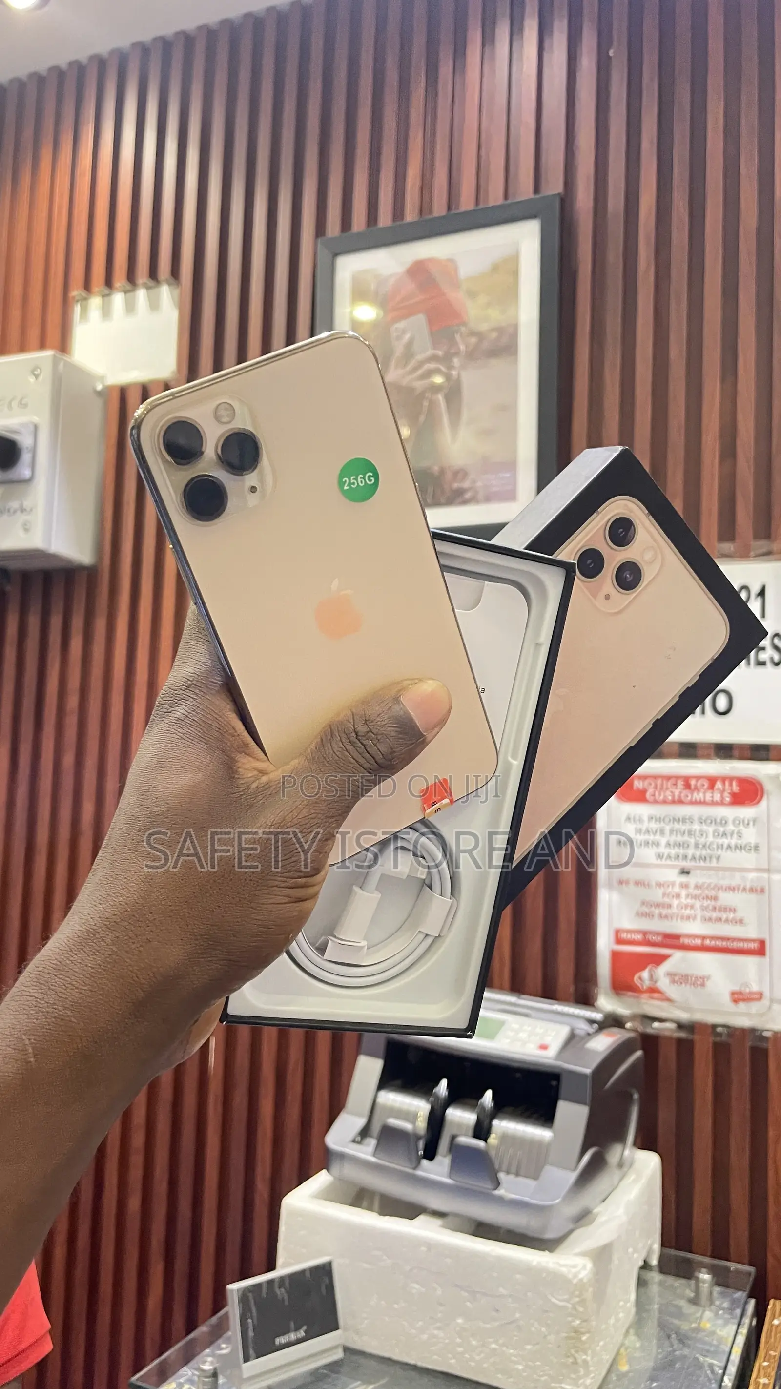 New Apple iPhone 11 Pro 256 GB Gold