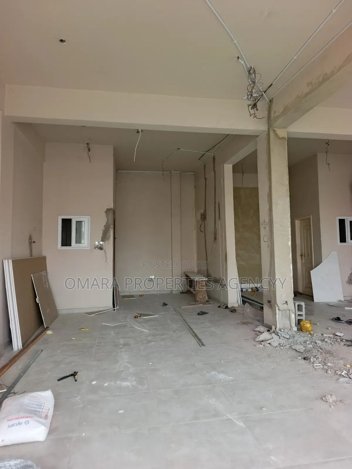 Spacious Shop Available for Rent
