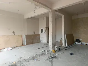 Spacious Shop Available for Rent