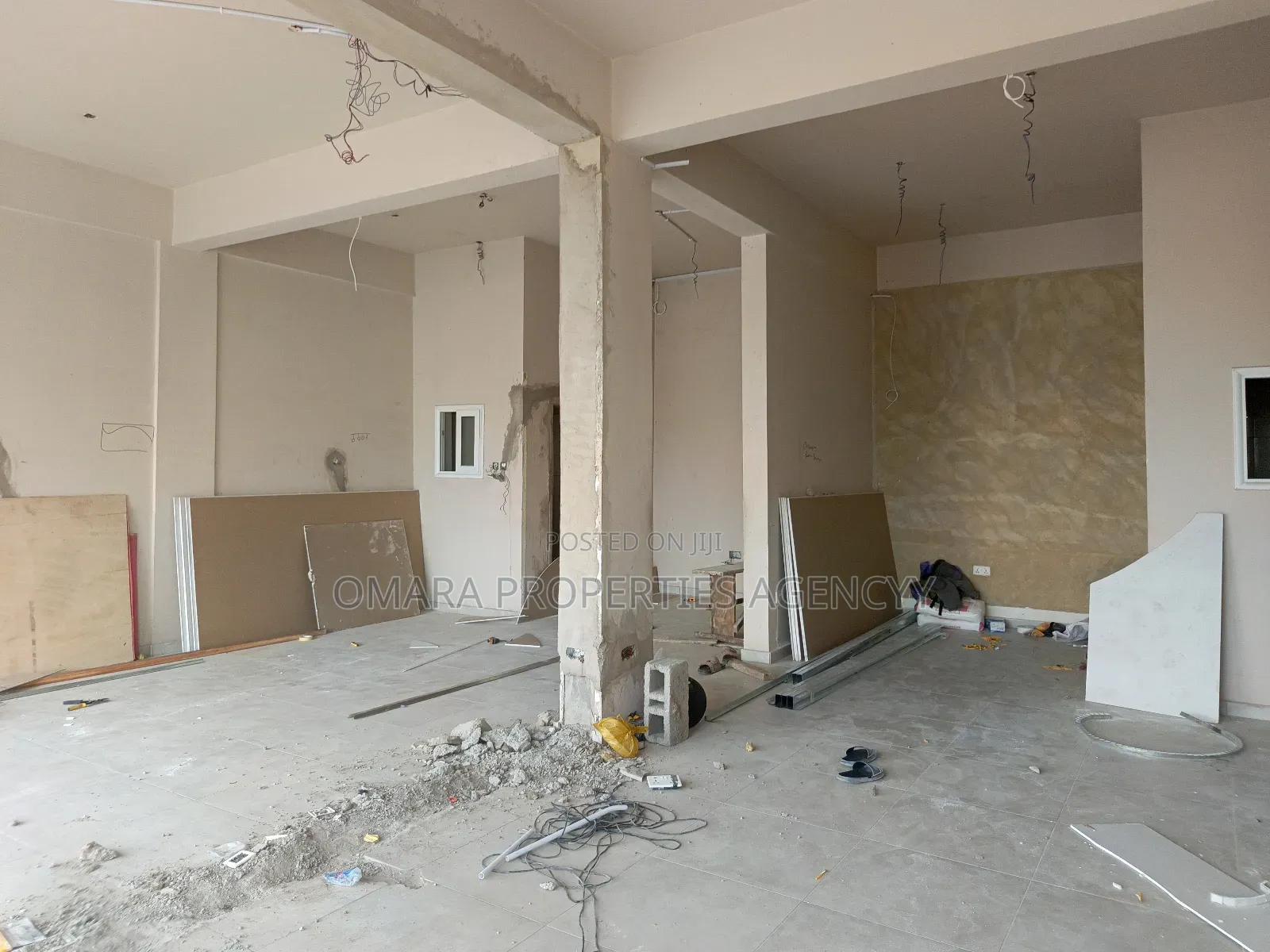Spacious Shop Available for Rent