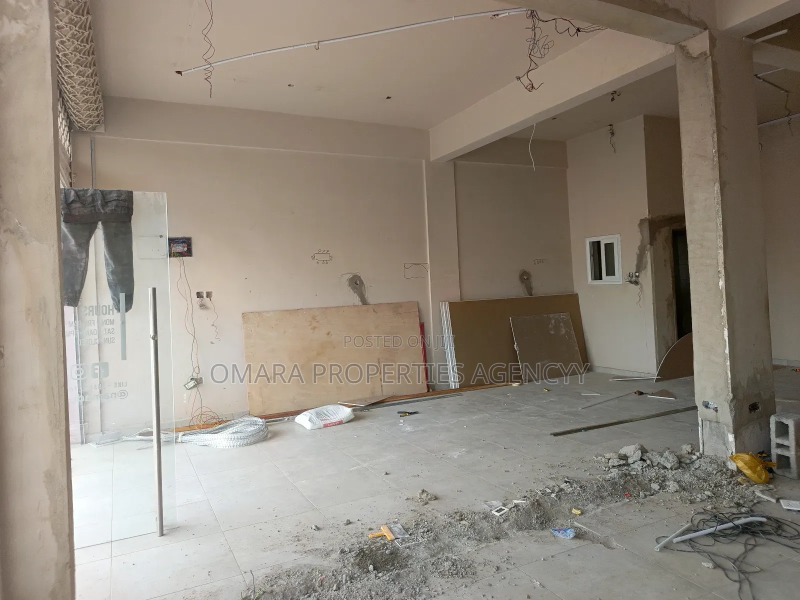 Spacious Shop Available for Rent