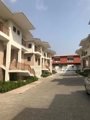 5bdrm Townhouse / Terrace in Seekers Realty, Cantonments for rent