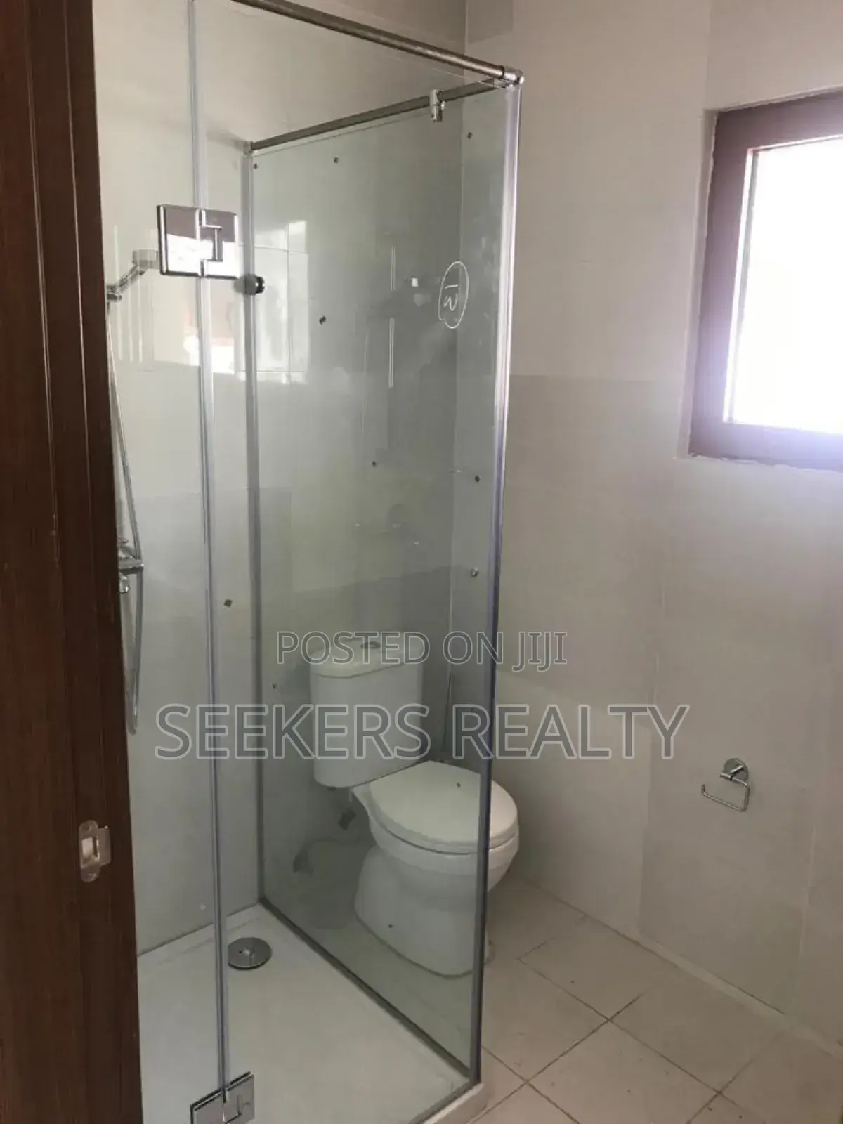 5bdrm Townhouse / Terrace in Seekers Realty, Cantonments for rent