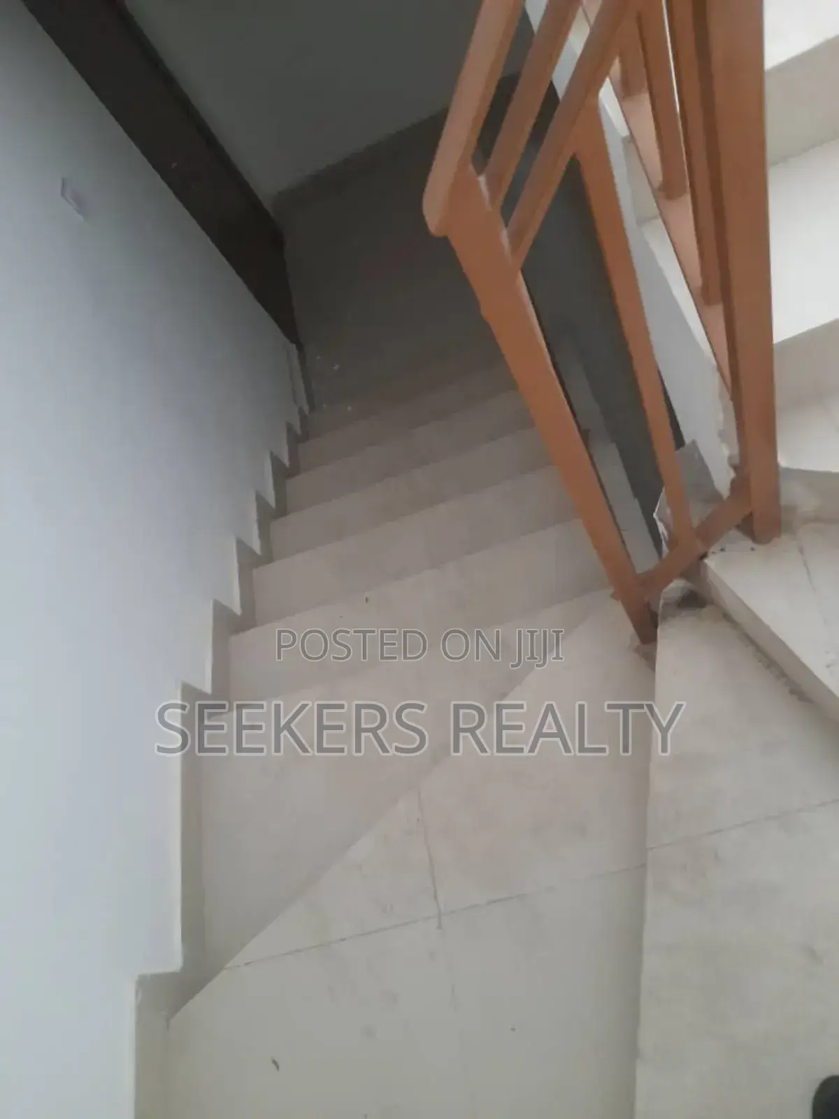 5bdrm Townhouse / Terrace in Seekers Realty, Cantonments for rent
