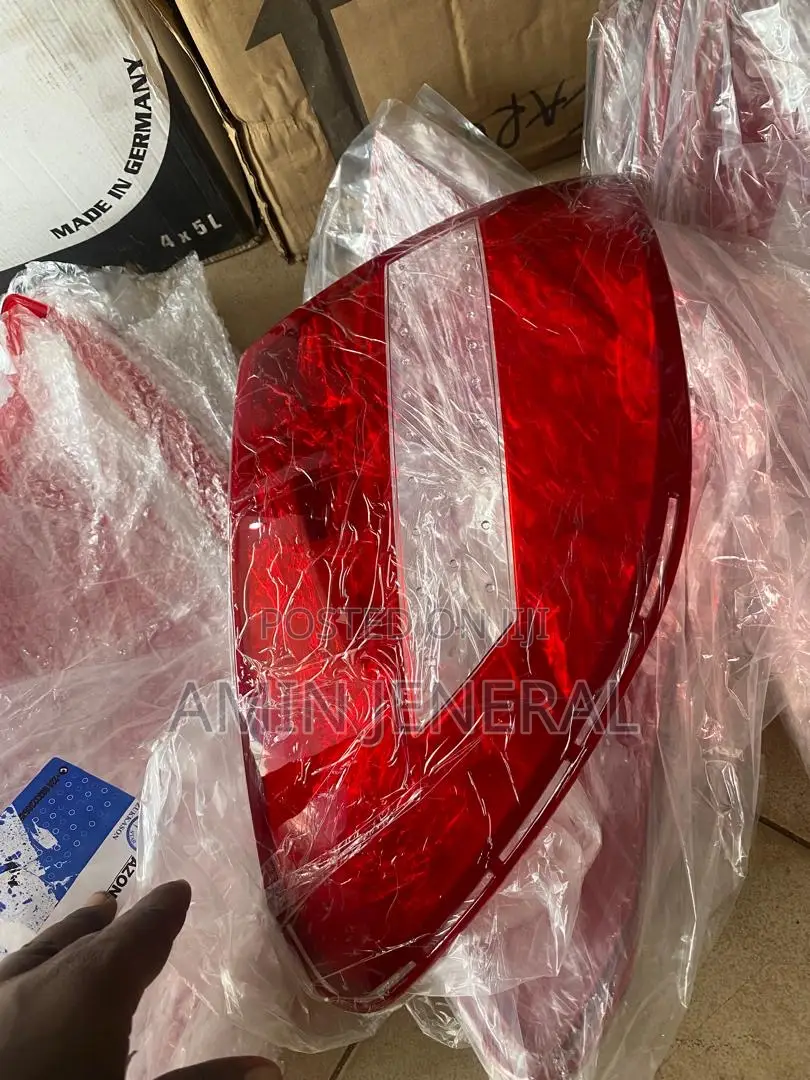 W204 Tail Light Cover