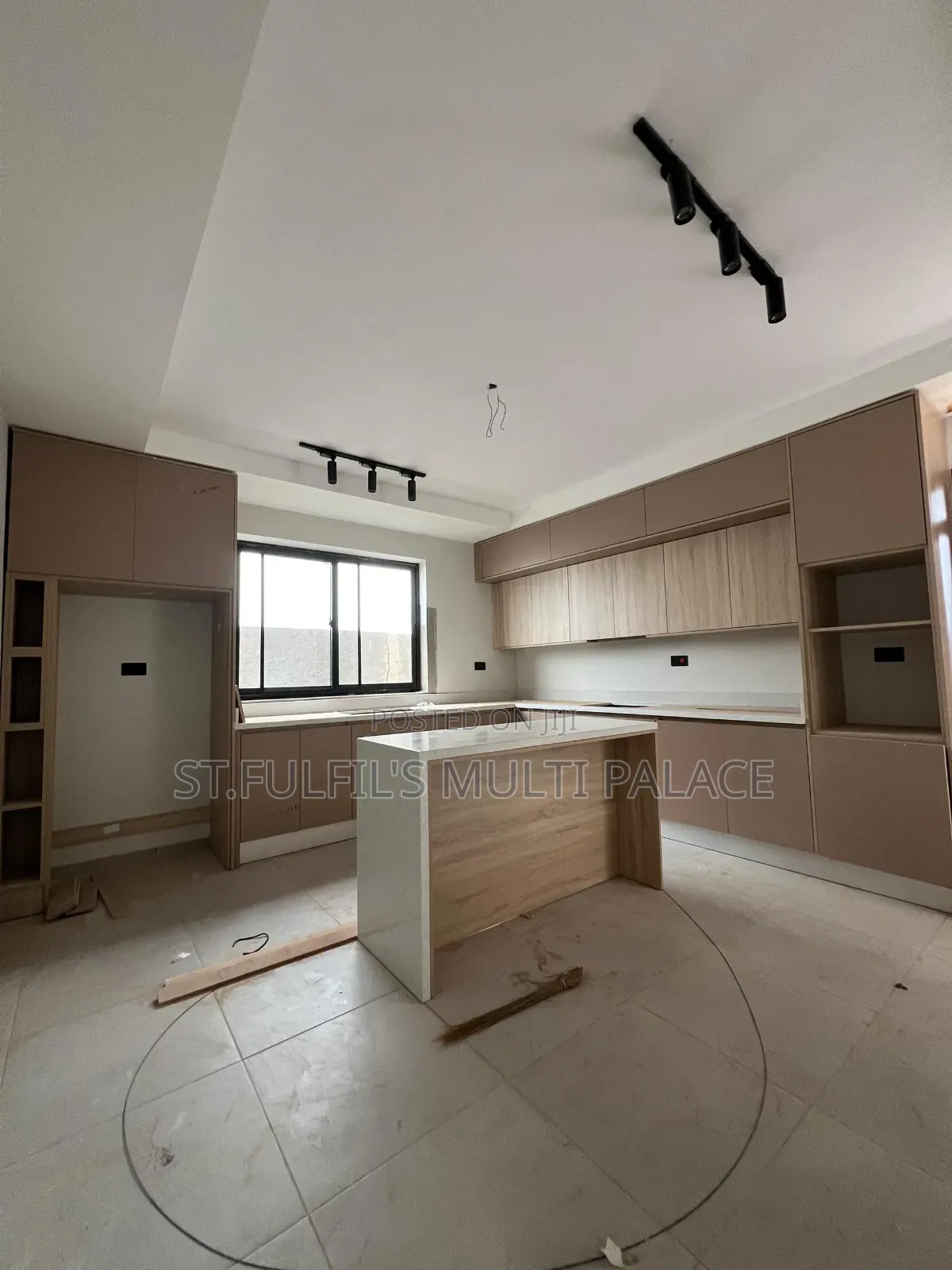 4bdrm House in North Legon Legon for sale