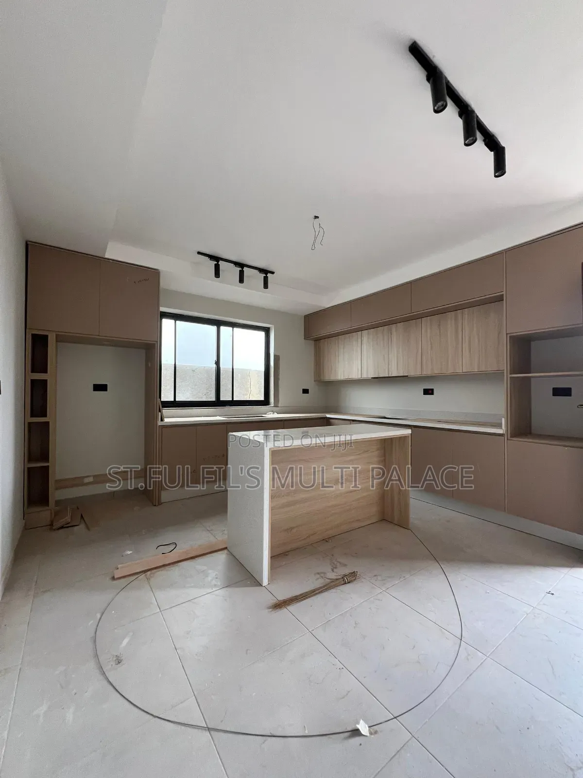 4bdrm House in North Legon Legon for sale