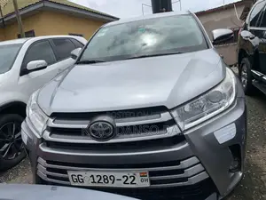 Toyota Highlander LE AWD 2020 Silver