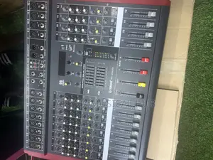 Yamaha Bix 12channel Powered Mixer