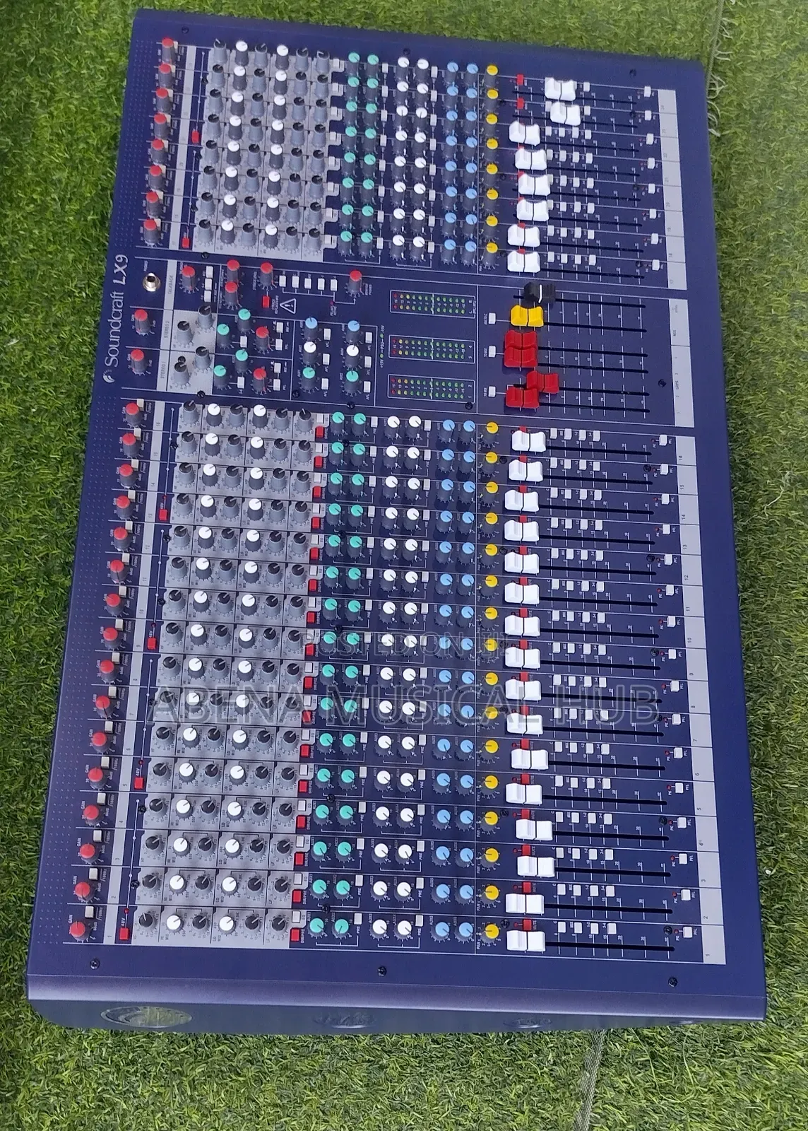 Sound Craft-24 Raw Mixer