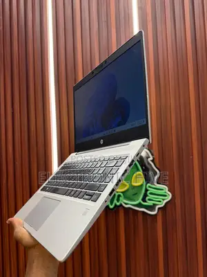 Laptop HP ProBook 440 G7 8GB AMD Ryzen 5 SSD 256GB