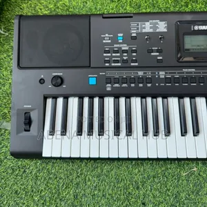Yamaha PSR (E)473 Keyboard