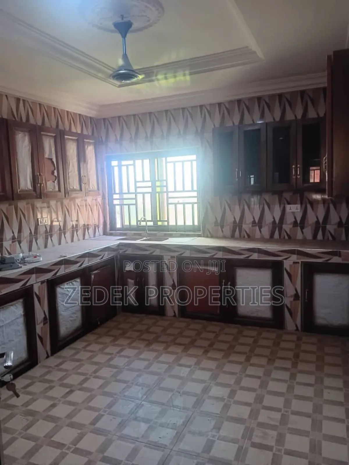 3bdrm Apartment in Kwabenya Acp, Ashomang Estate for rent