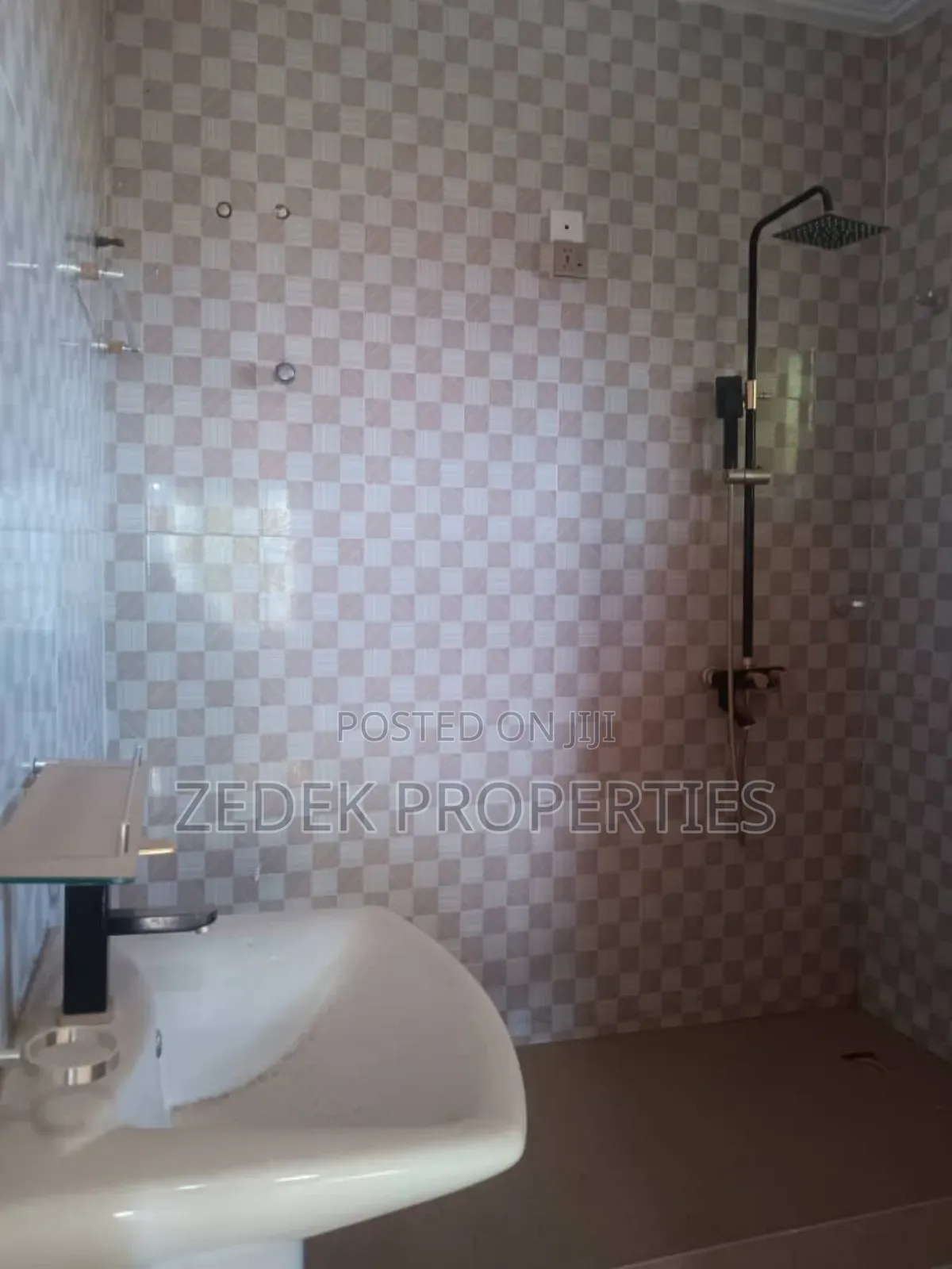 3bdrm Apartment in Kwabenya Acp, Ashomang Estate for rent