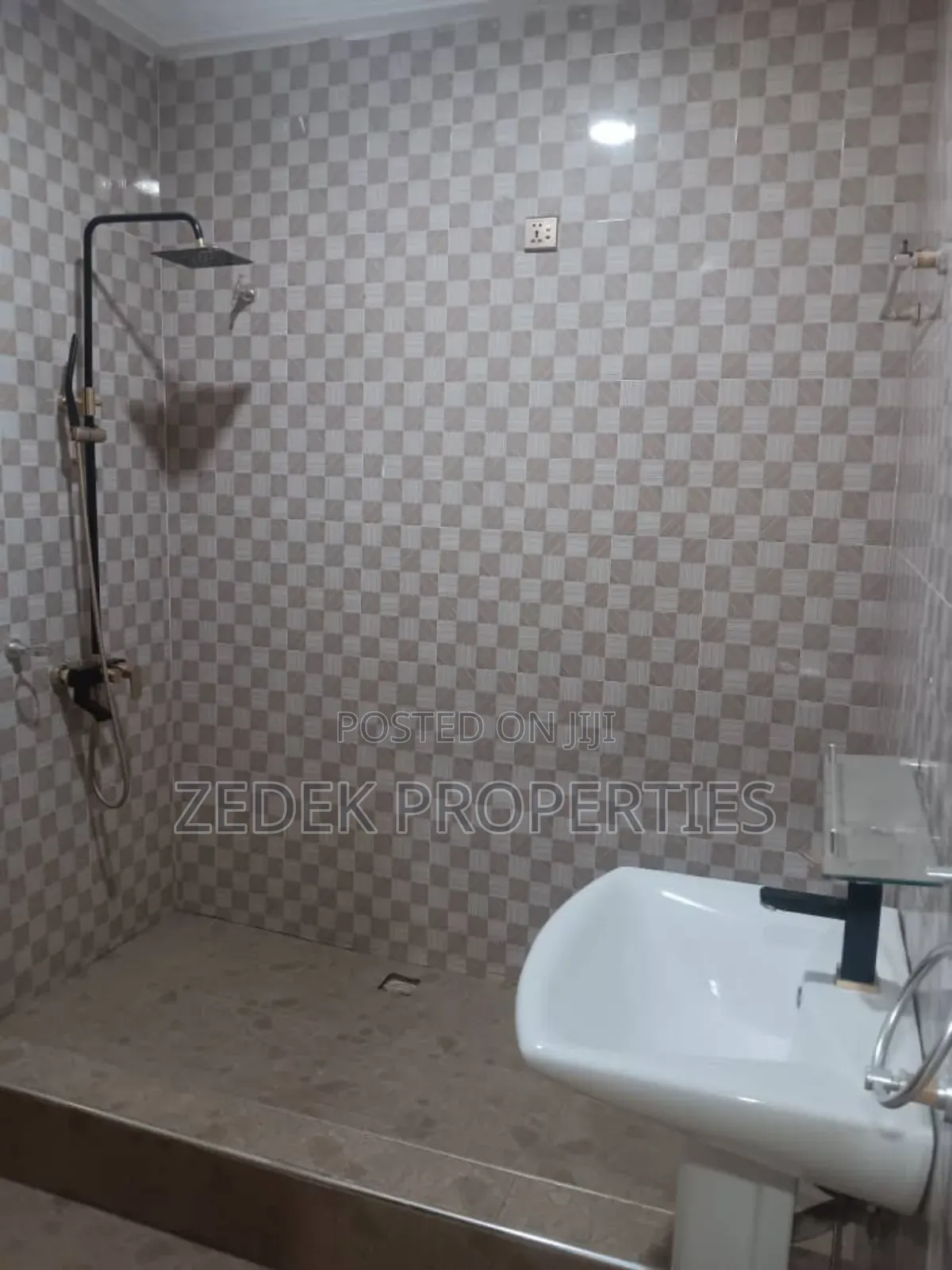3bdrm Apartment in Kwabenya Acp, Ashomang Estate for rent