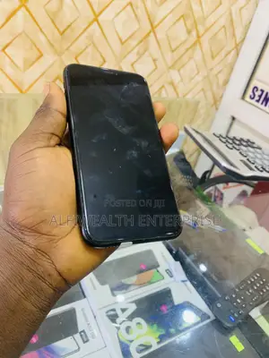 Apple iPhone XR 64 GB Black