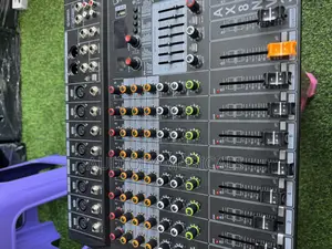 Yamaha Axt8nv3 8-Channel Mixer With Bluetooth and Soundcard