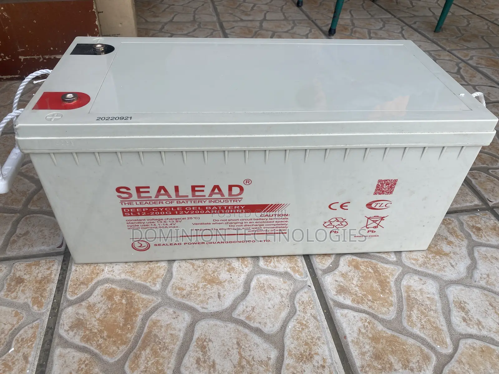 Sealed 12v / 200ah Battery