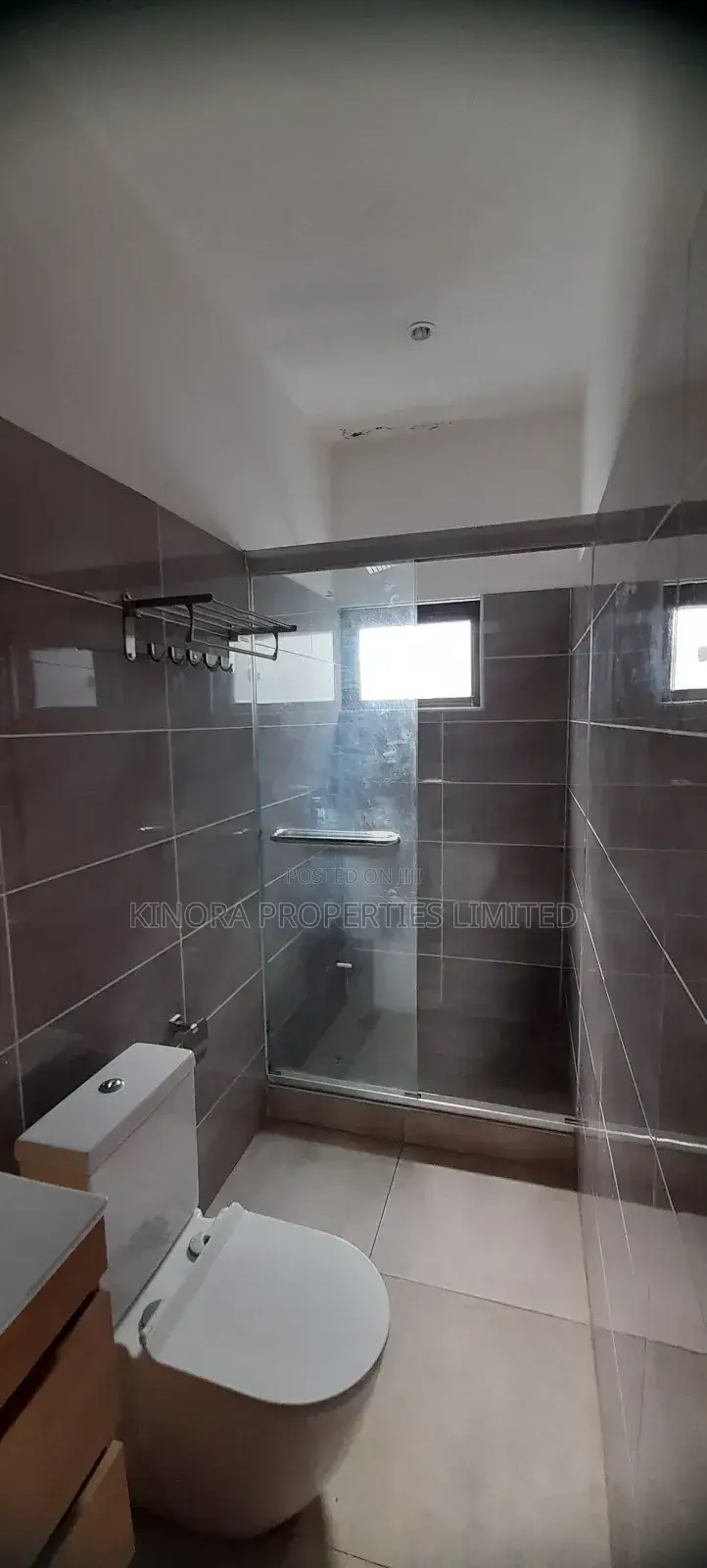 4bdrm Townhouse / Terrace in Oyarifa for rent