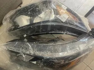 CRV 2012 Headlight Pair