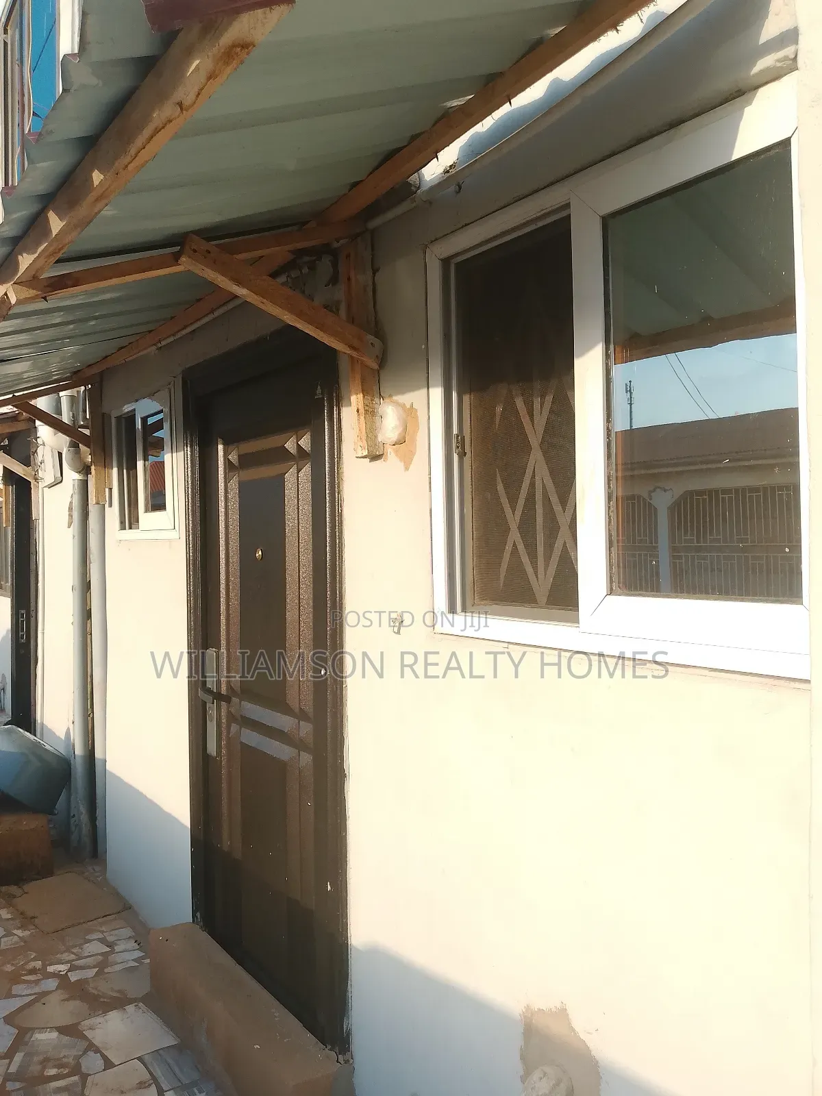 1bdrm Apartment in Community 18 Road, Spintex for rent