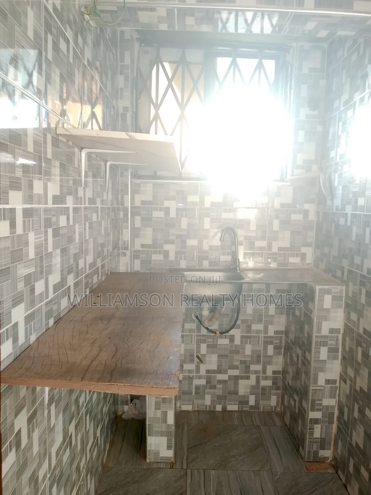 1bdrm Apartment in Community 18 Road, Spintex for rent