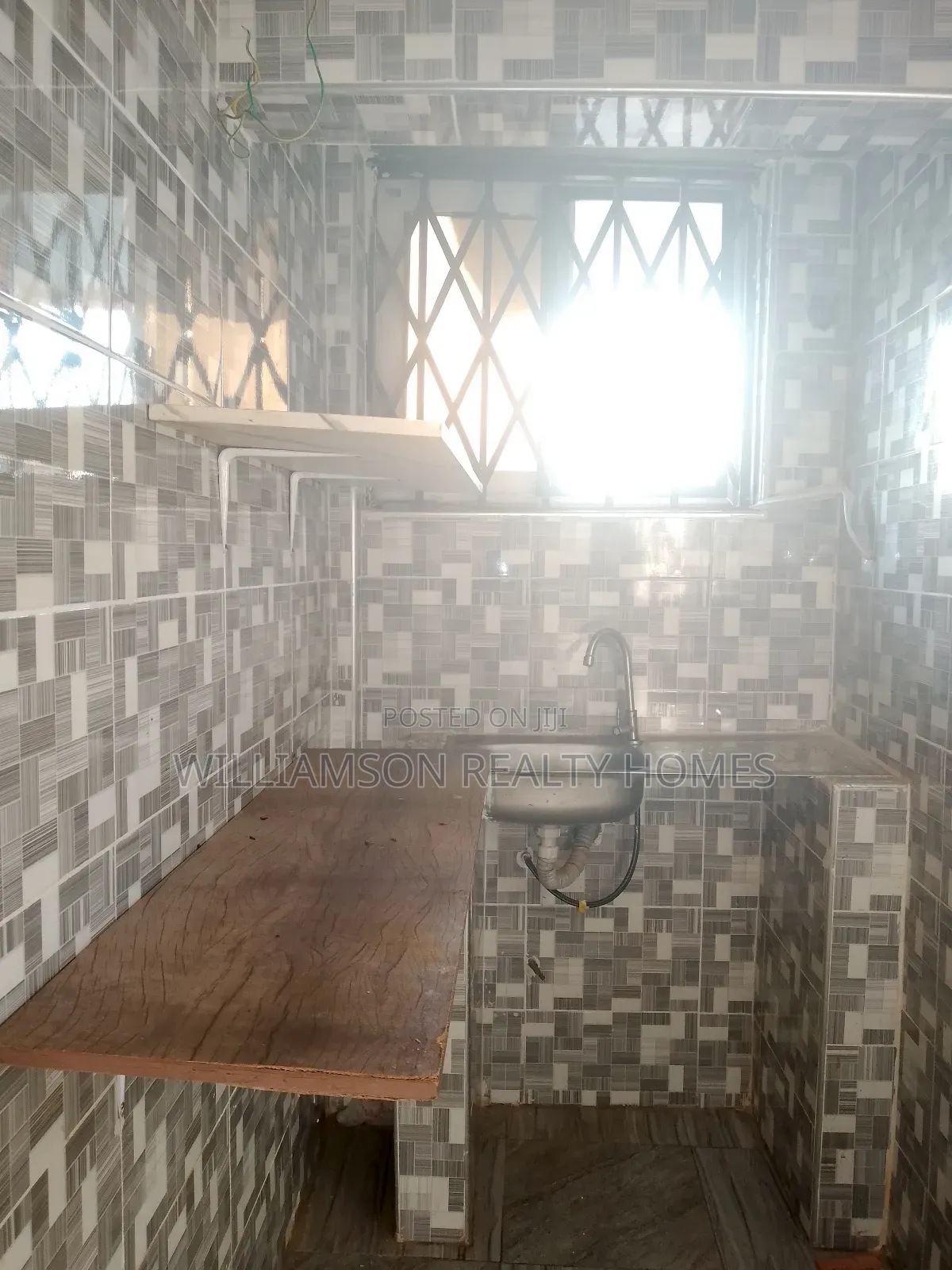 1bdrm Apartment in Community 18 Road, Spintex for rent