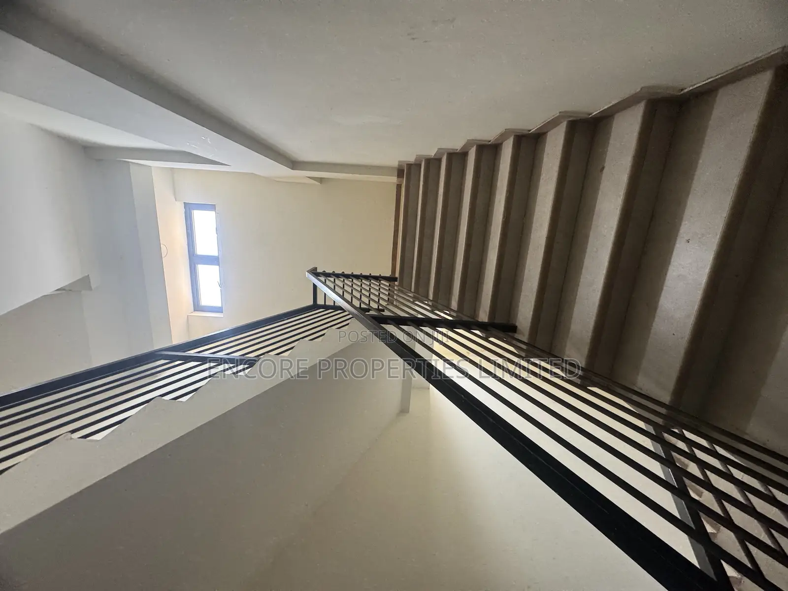 Ultra Modern 22 1and 2 Bedroom Apartments With Restaurant