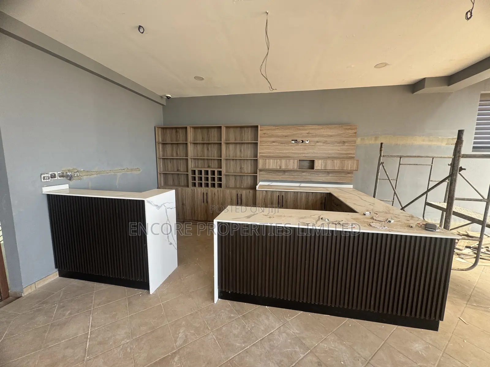 Ultra Modern 22 1and 2 Bedroom Apartments With Restaurant