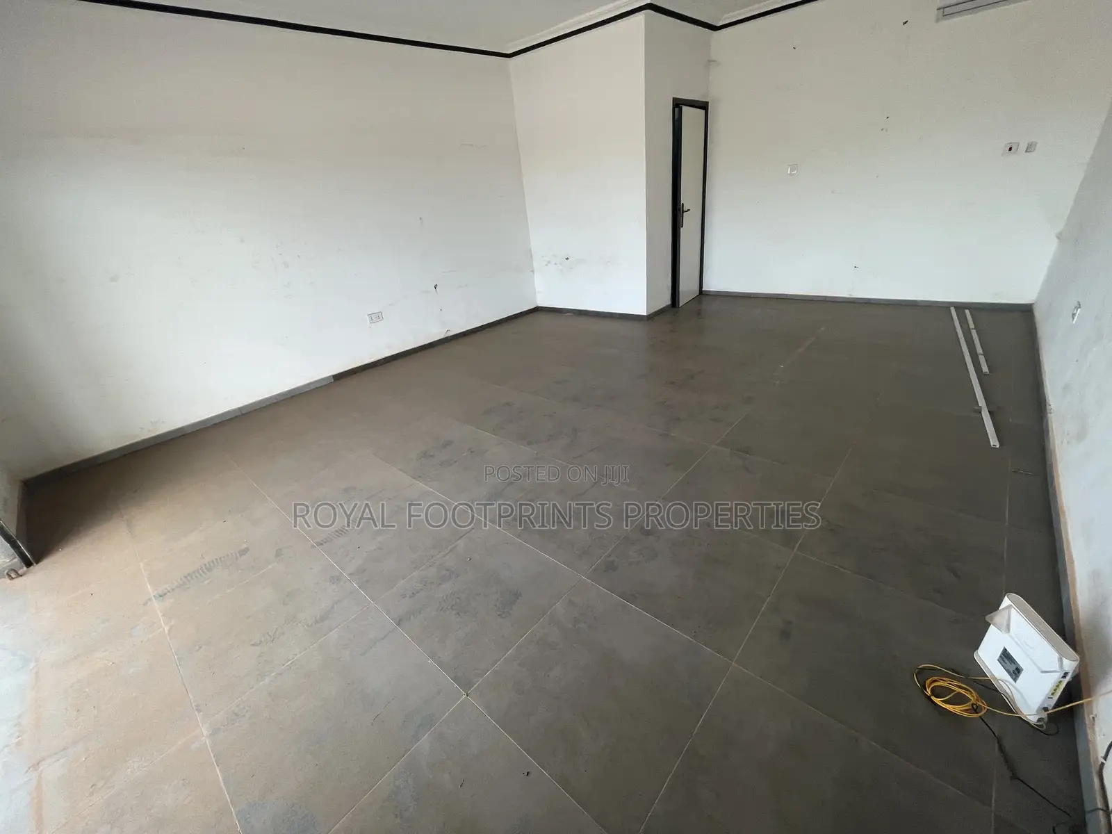 A Spacious Shop/Office Space