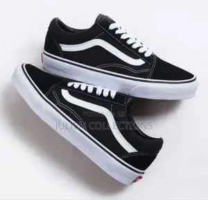 Quality Old Skuul Vans Black and White
