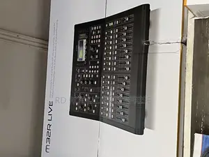 Midas M32r Mixer