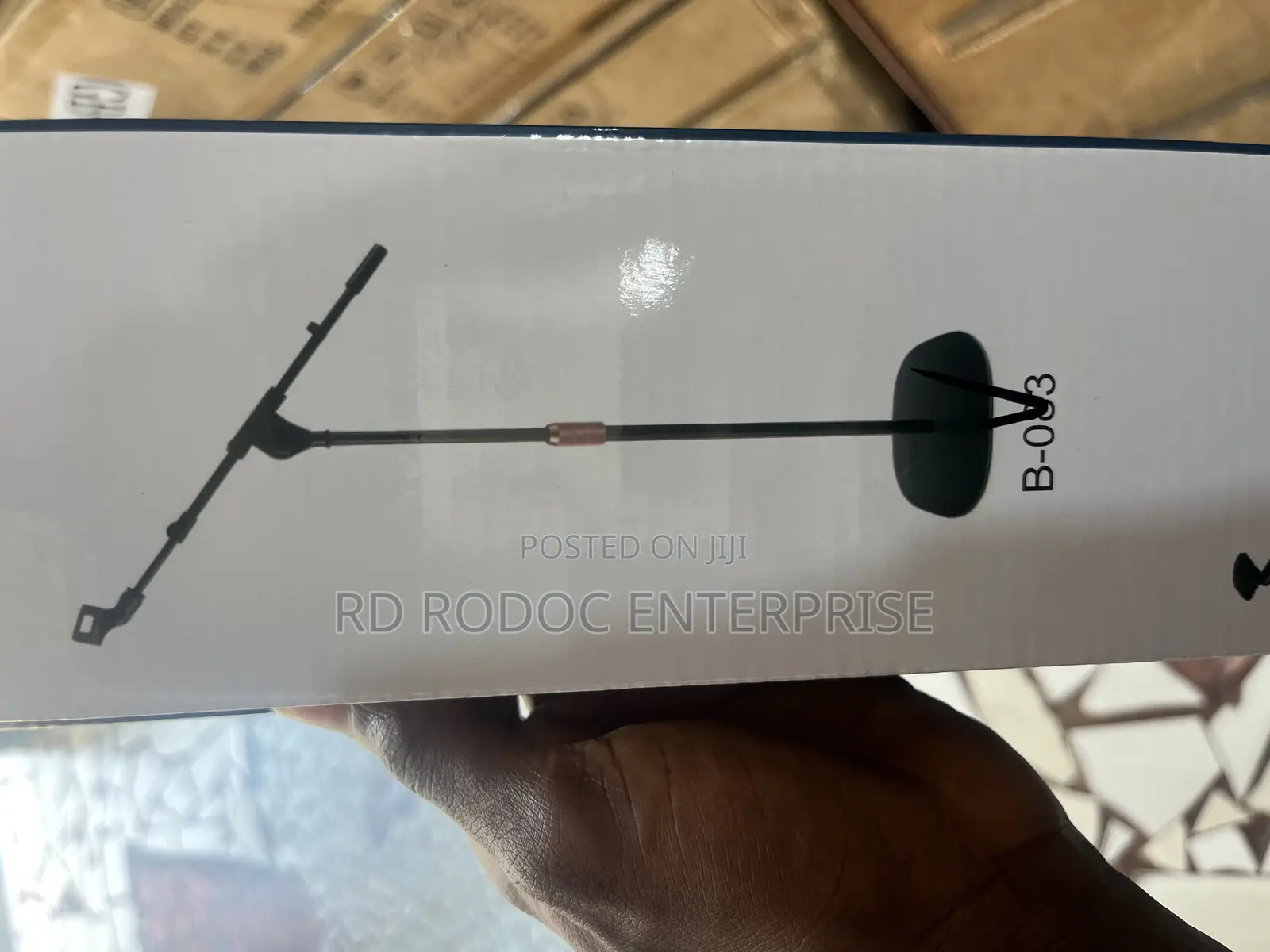 Round Base Microphone Stand
