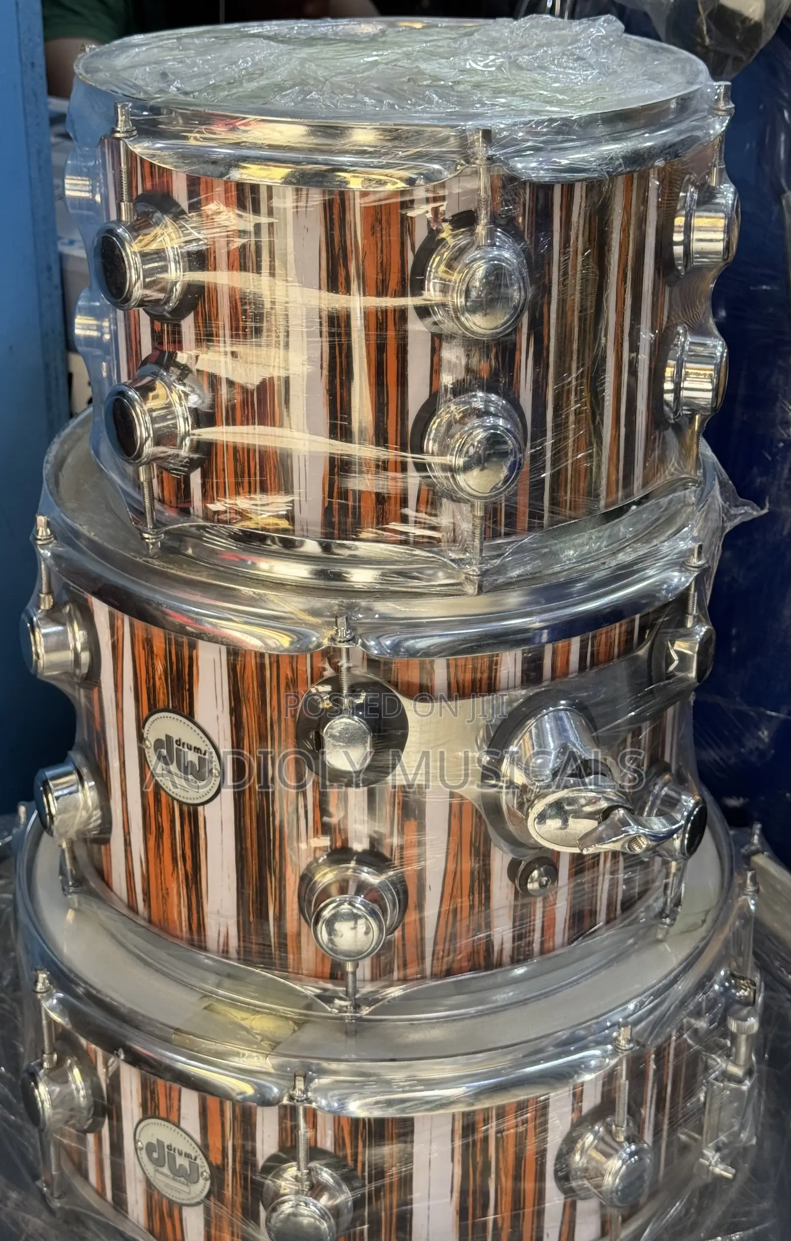 D W - 5(Set) Quality Drums