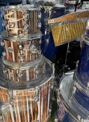 D W - 5(Set) Quality Drums