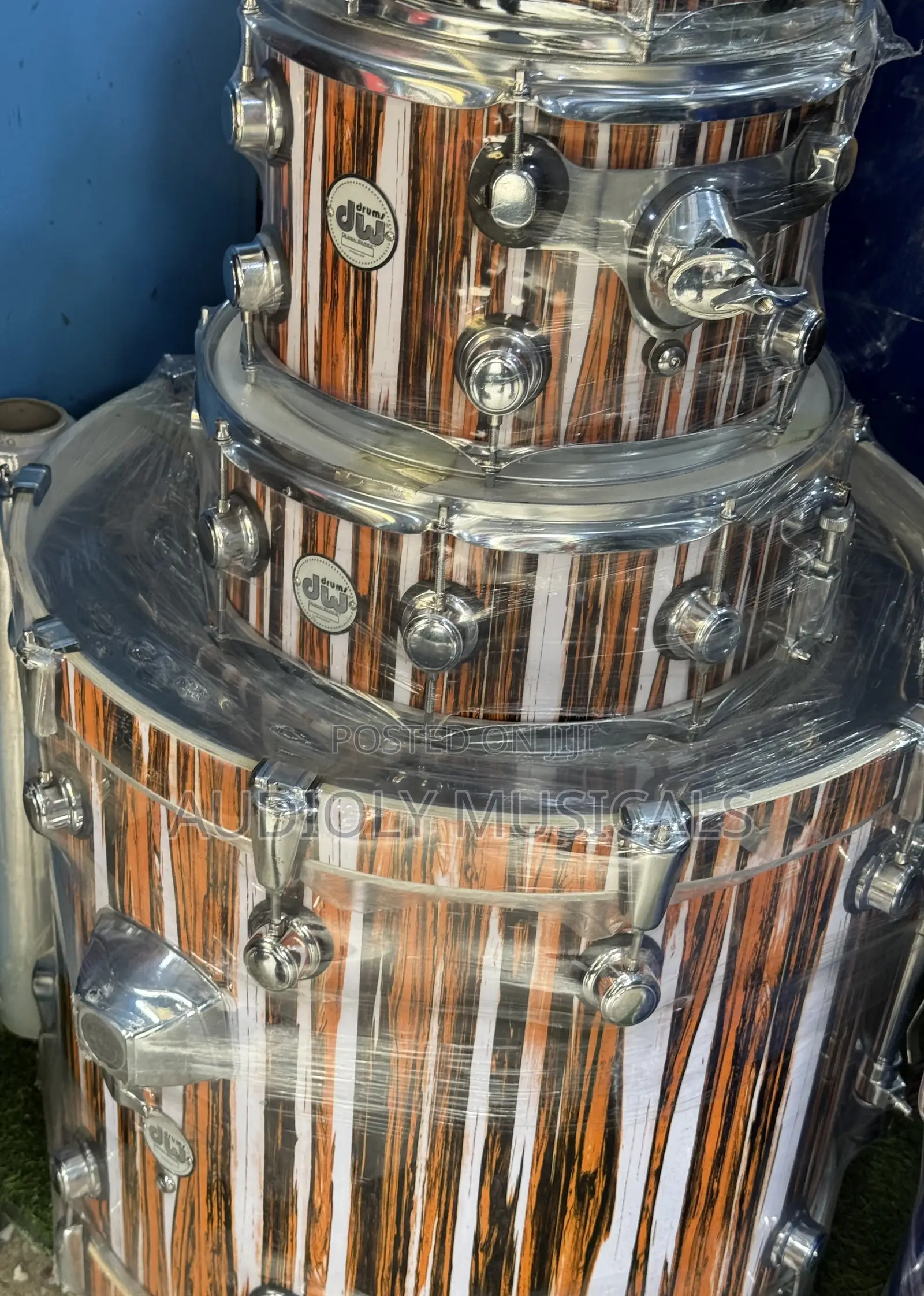 D W - 5(Set) Quality Drums