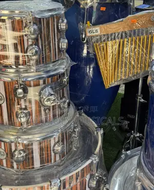 D W - 5(Set) Quality Drums