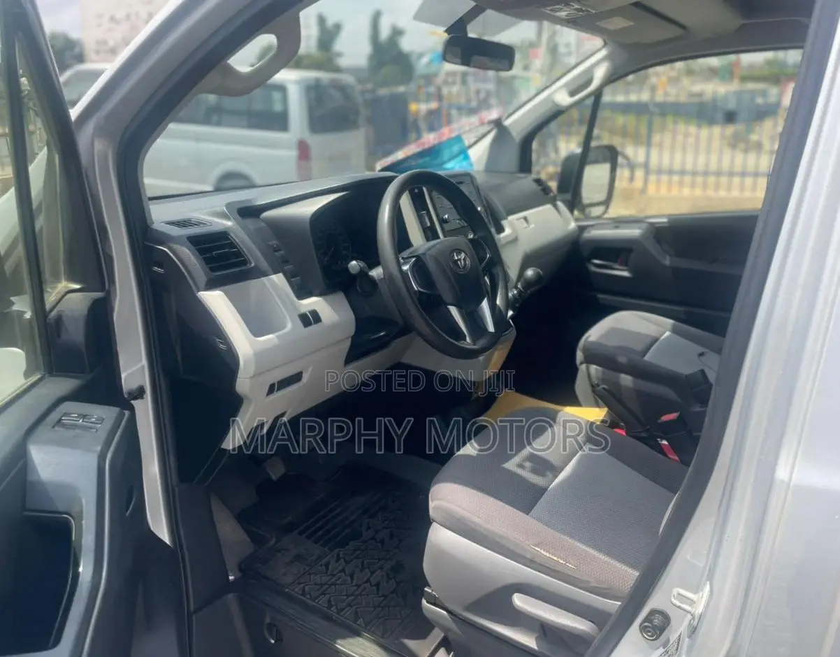Toyota HiAce 2023 Silver