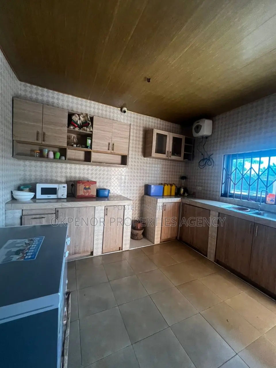 6bdrm House in Katamanso, Malejor for rent