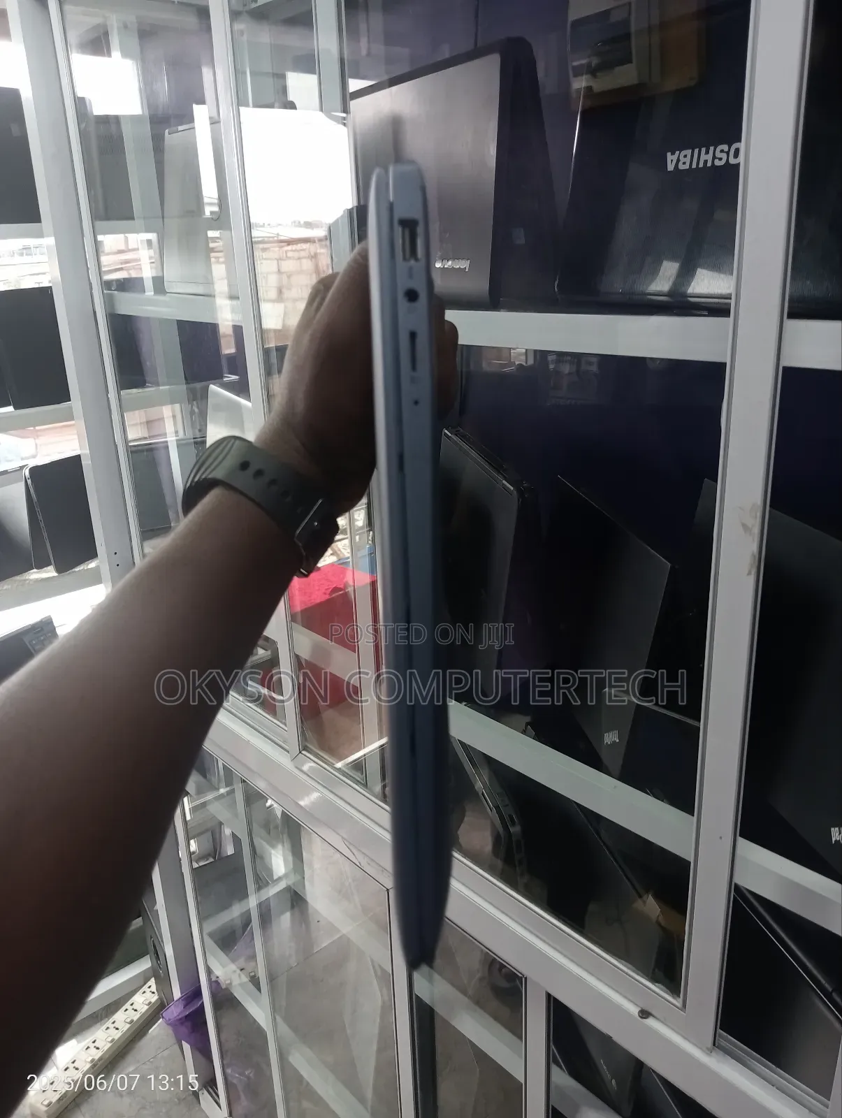 Laptop Lenovo 4GB Intel SSD 128GB
