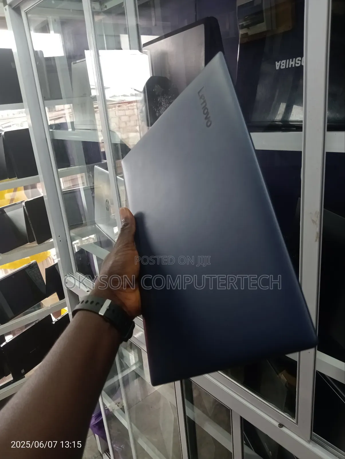 Laptop Lenovo 4GB Intel SSD 128GB