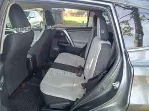 Toyota RAV4 XLE AWD (2.5L 4cyl 6A) 2017 Gray
