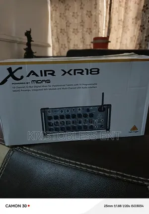 Behringer Xair 18